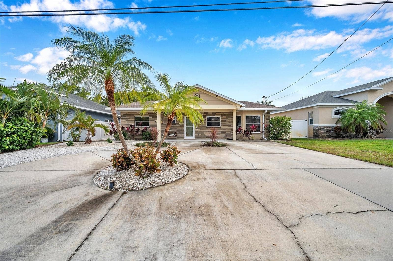 8 CITRUS DRIVE, Palm Harbor, FL 34684 8 CITRUS DRIVE, Palm Harbor, FL 34684
