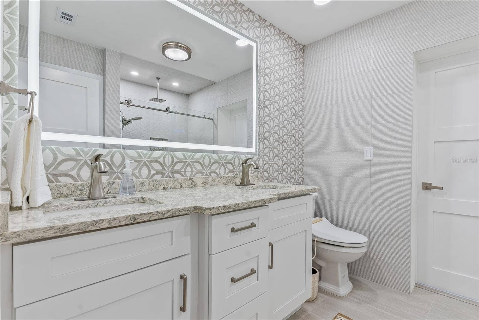 404 HARBOR DRIVE S, Indian Rocks Beach, FL 33785 Guest Bathroom