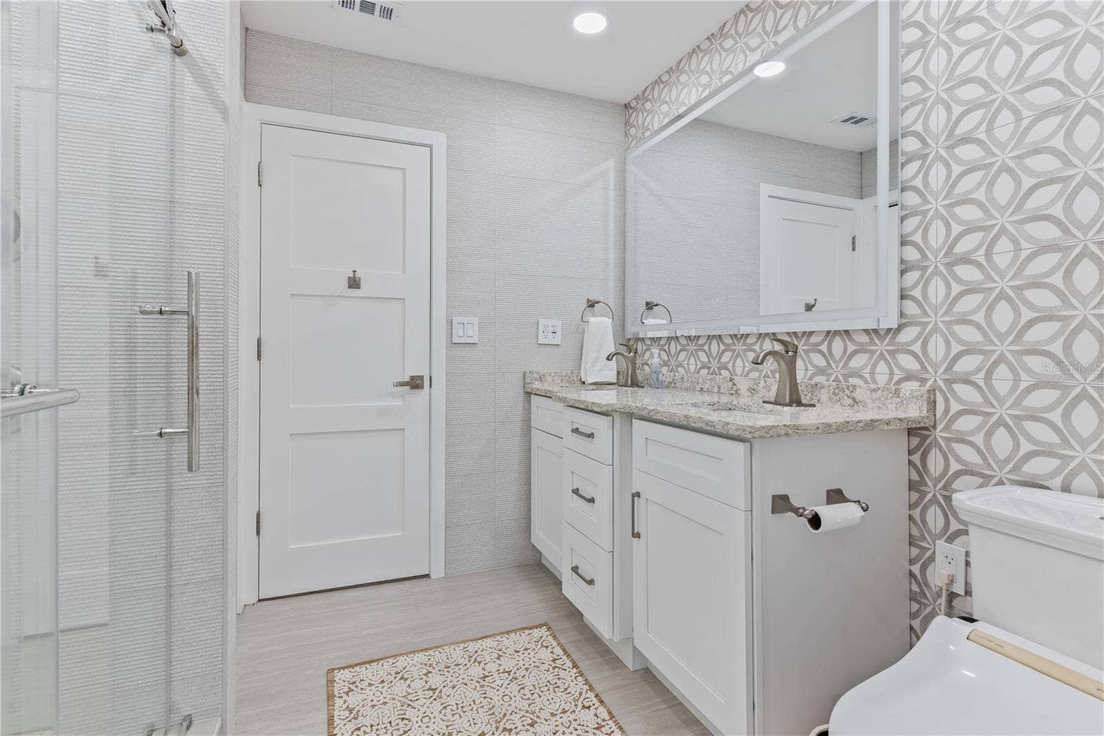 404 HARBOR DRIVE S, Indian Rocks Beach, FL 33785 Guest Bathroom