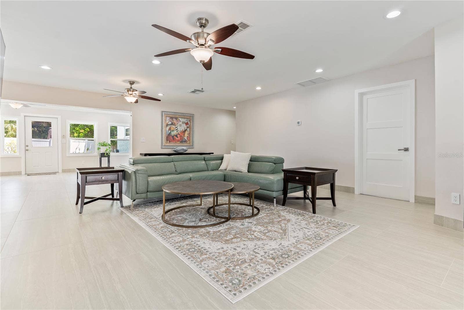 404 HARBOR DRIVE S, Indian Rocks Beach, FL 33785 Livingroom
