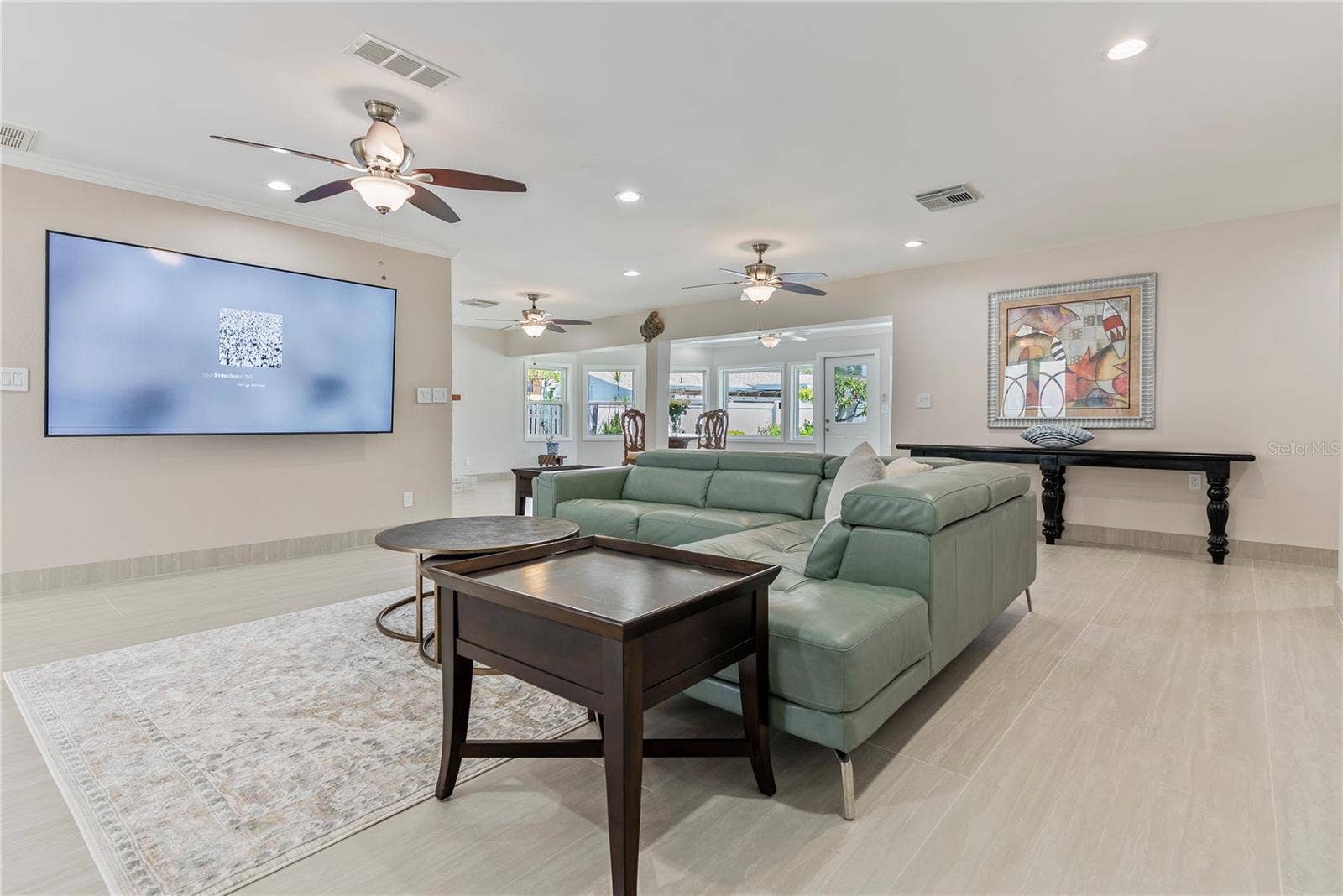 404 HARBOR DRIVE S, Indian Rocks Beach, FL 33785 Livingroom