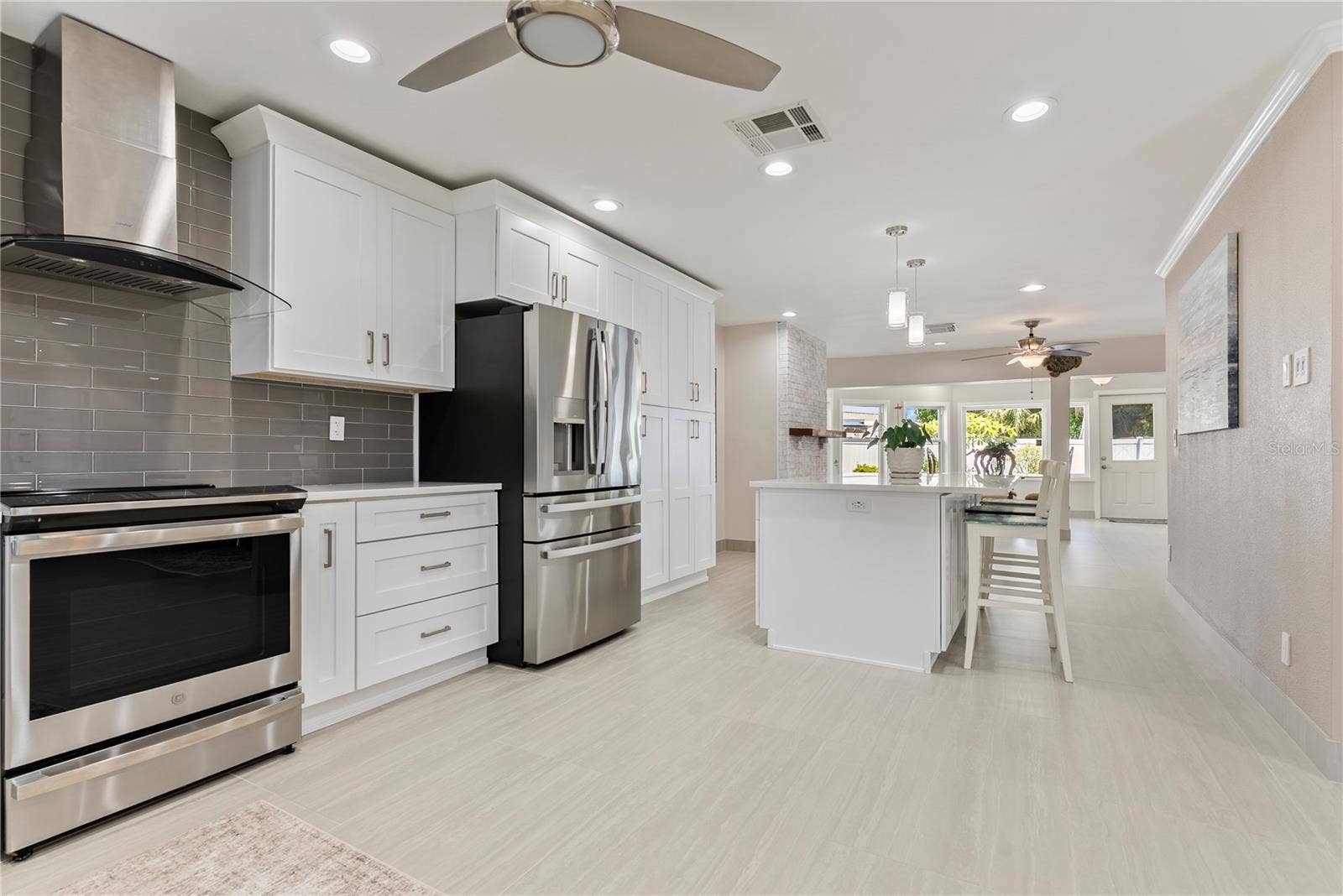 404 HARBOR DRIVE S, Indian Rocks Beach, FL 33785 404 HARBOR DRIVE S, Indian Rocks Beach, FL 33785