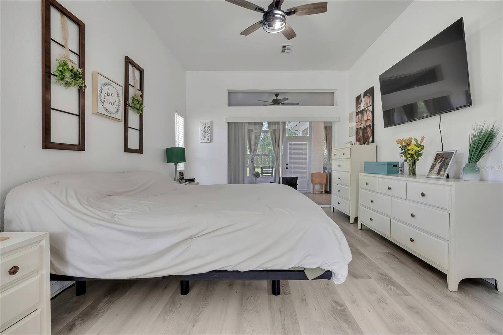 83 OAK VILLAGE BOULEVARD S, Homosassa, FL 34446