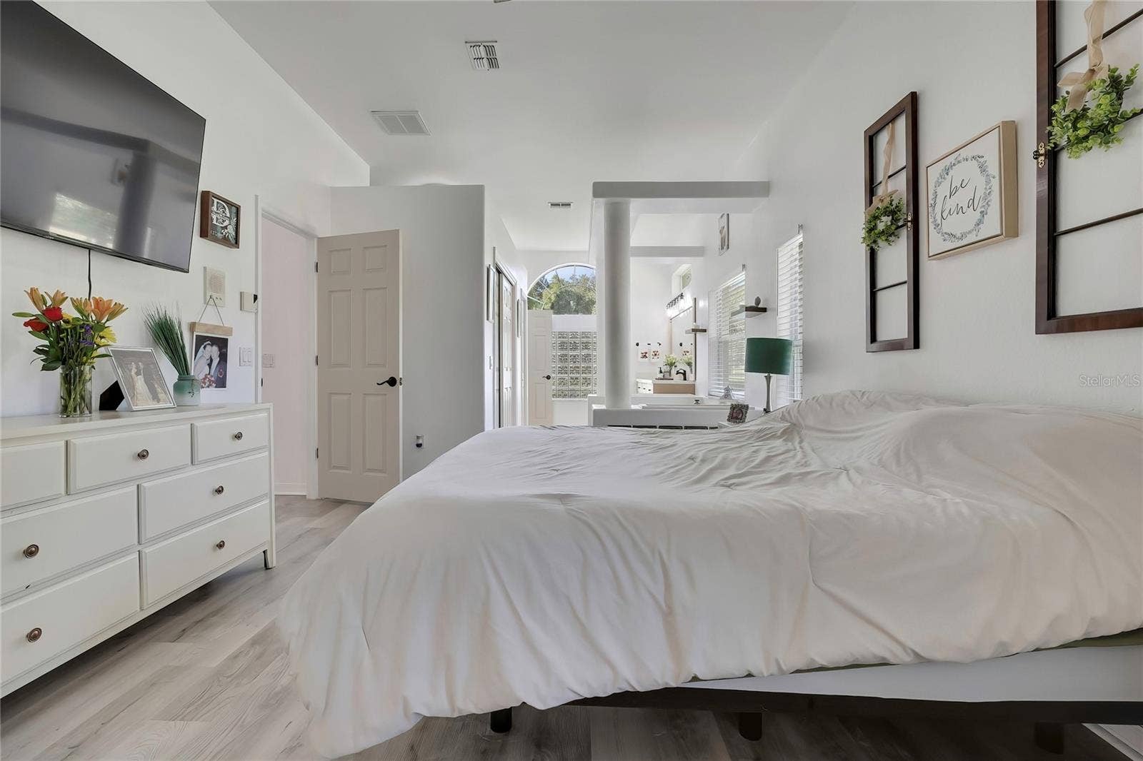 83 OAK VILLAGE BOULEVARD S, Homosassa, FL 34446