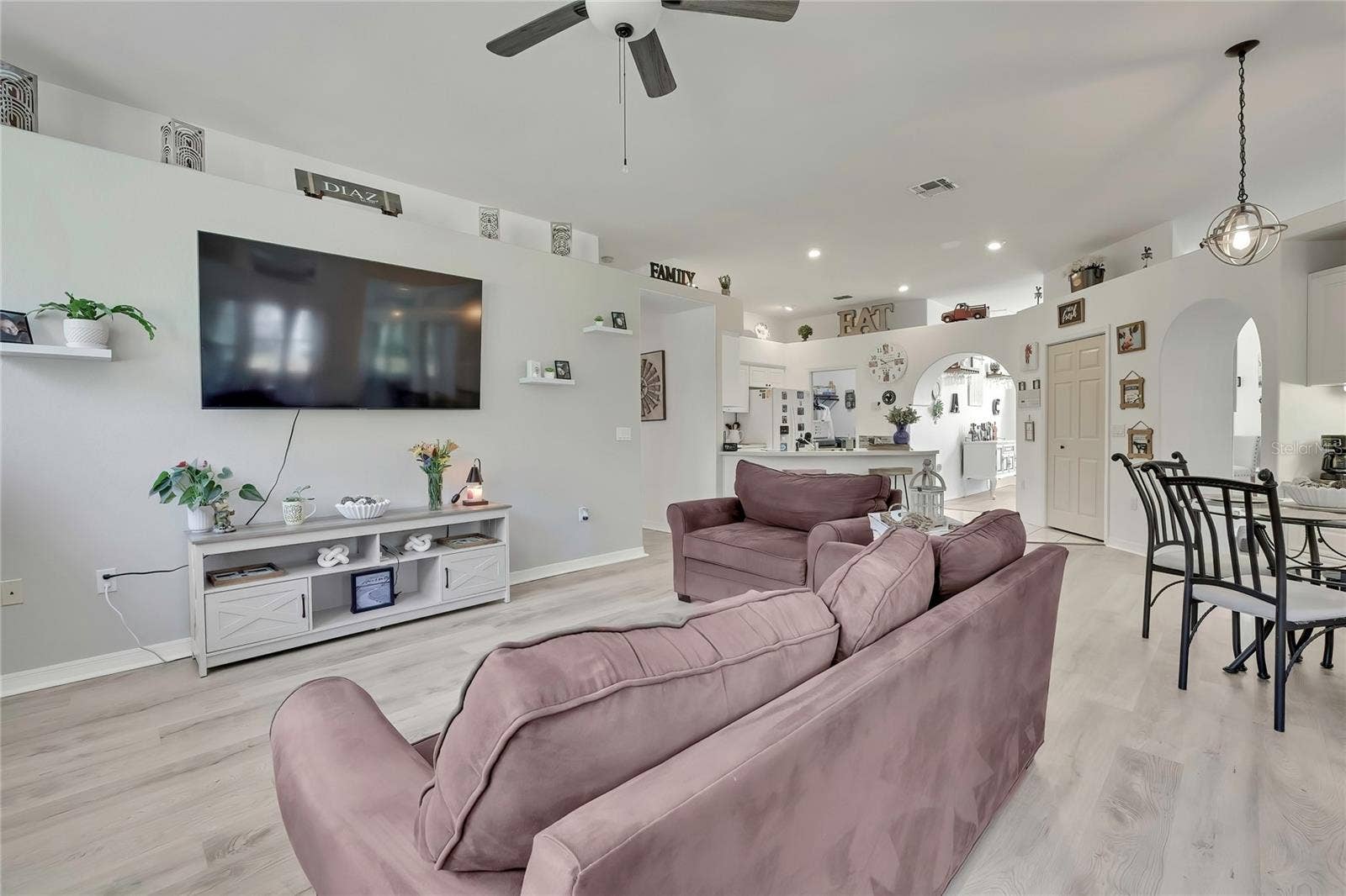 83 OAK VILLAGE BOULEVARD S, Homosassa, FL 34446