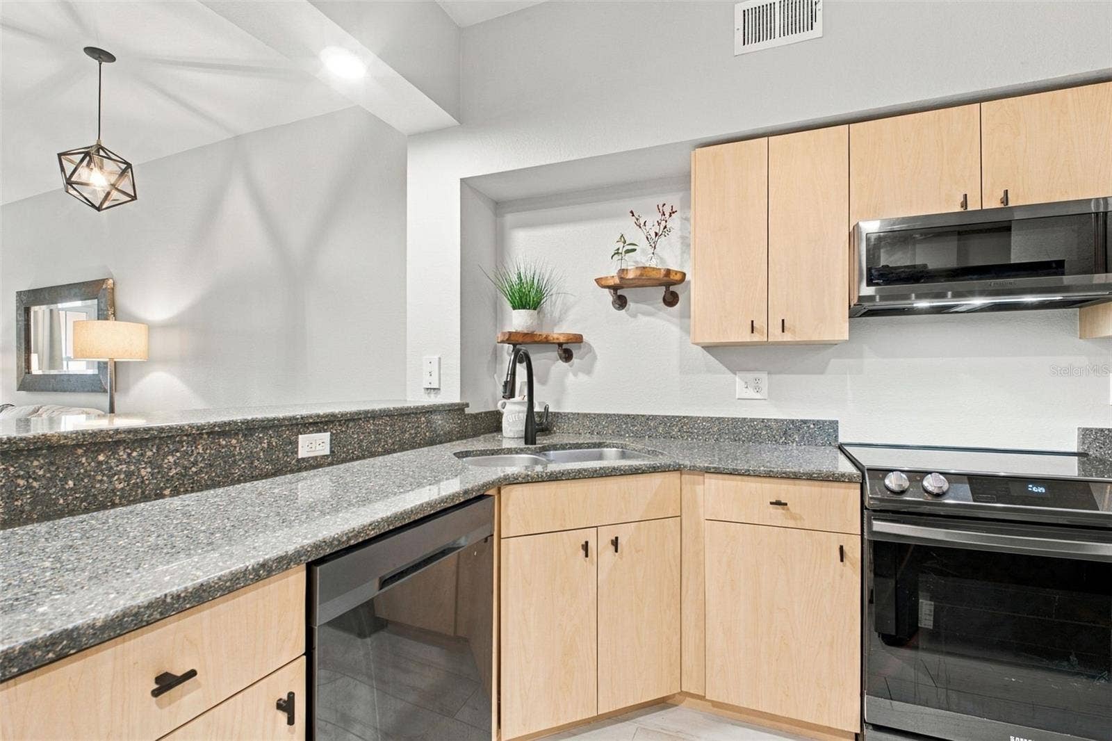 100 4TH AVENUE S, #307, St Petersburg, FL 33701 100 4TH AVENUE S, #307, St Petersburg, FL 33701