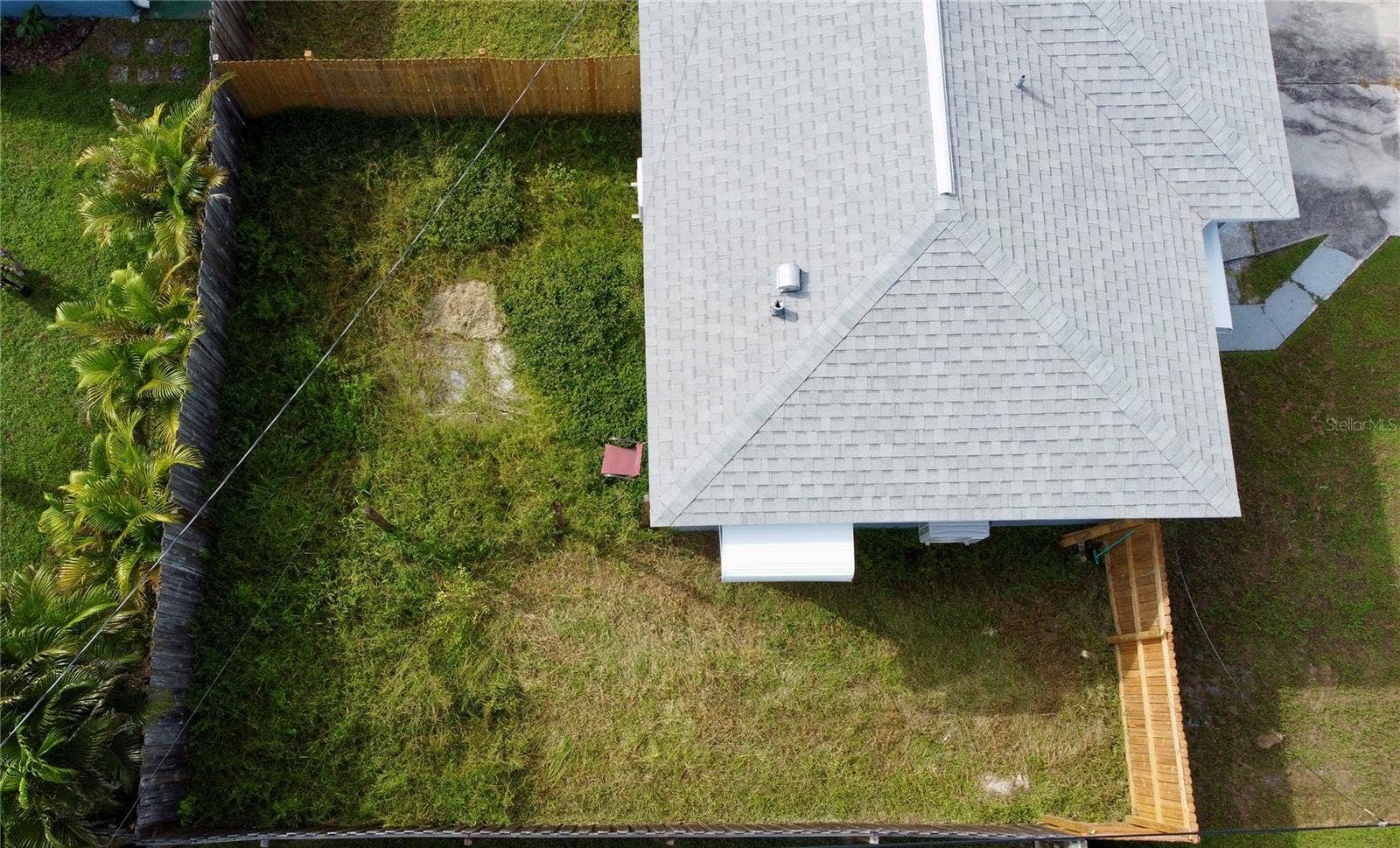 301 80TH AVENUE NE, St Petersburg, FL 33702