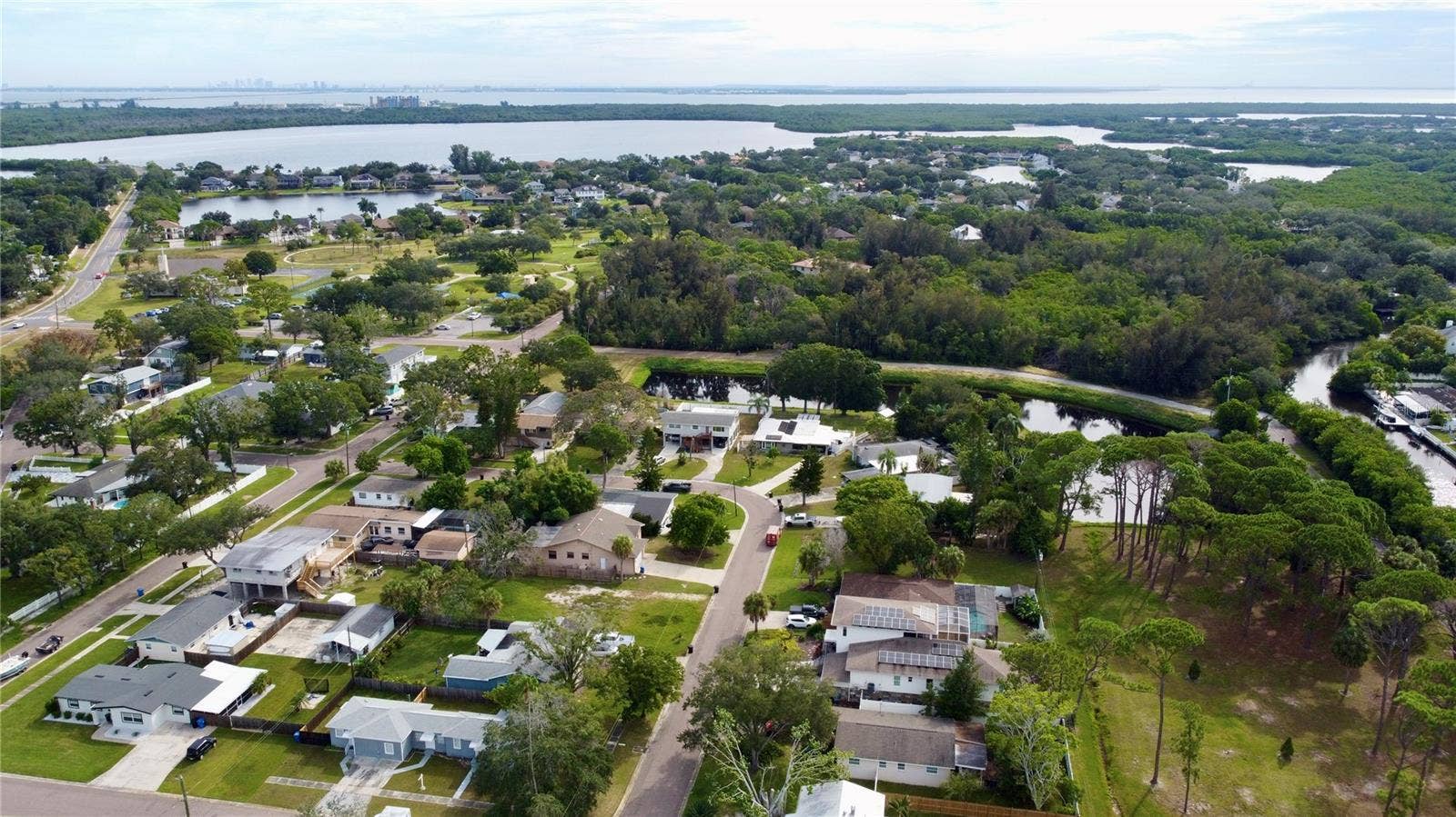 301 80TH AVENUE NE, St Petersburg, FL 33702