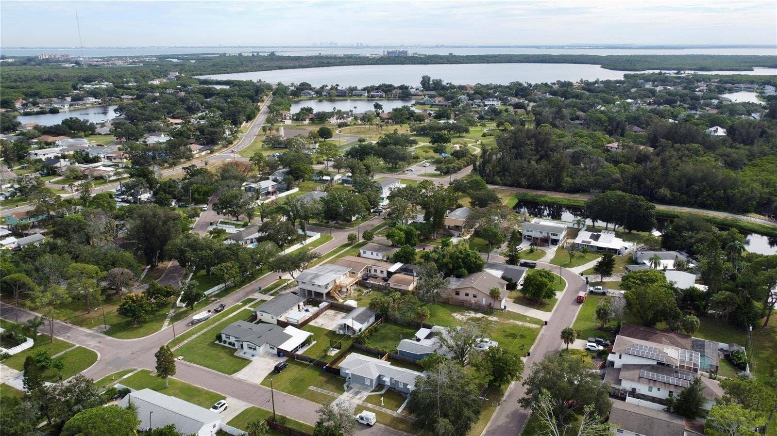 301 80TH AVENUE NE, St Petersburg, FL 33702