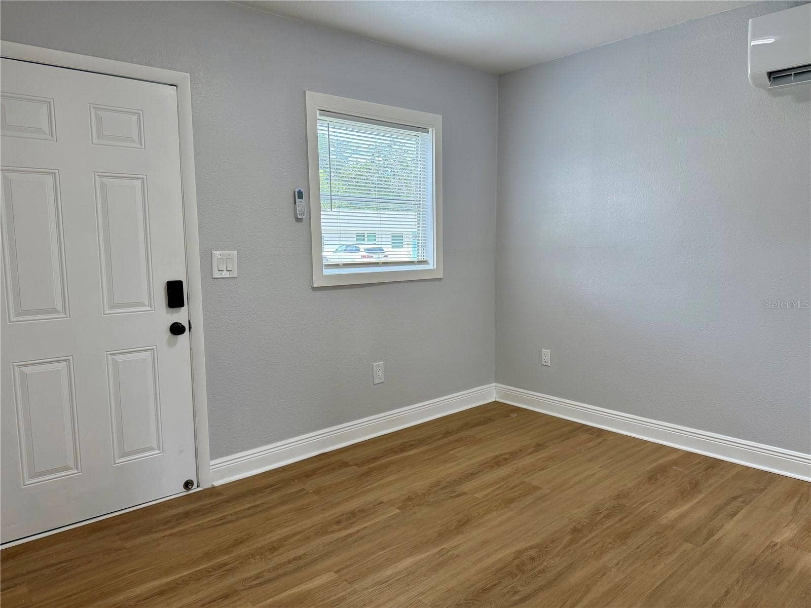 301 80TH AVENUE NE, St Petersburg, FL 33702