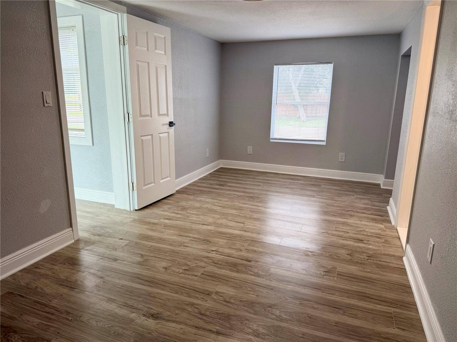 301 80TH AVENUE NE, St Petersburg, FL 33702