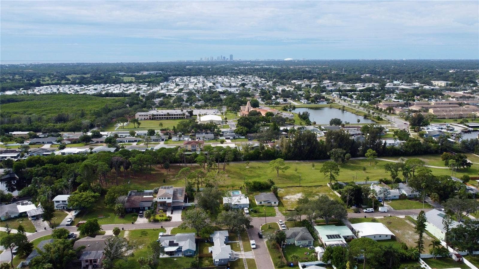 301 80TH AVENUE NE, St Petersburg, FL 33702