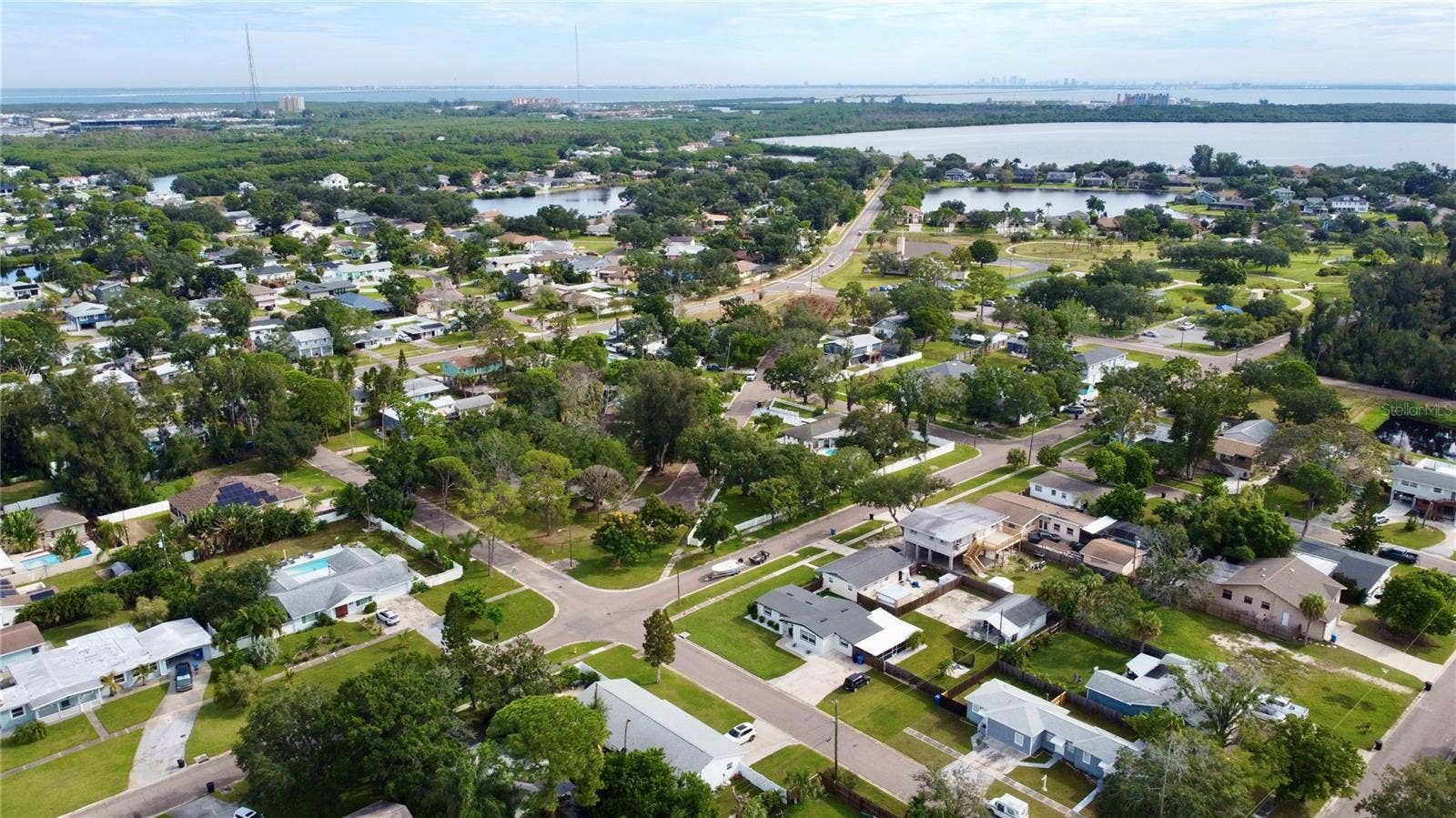 301 80TH AVENUE NE, St Petersburg, FL 33702