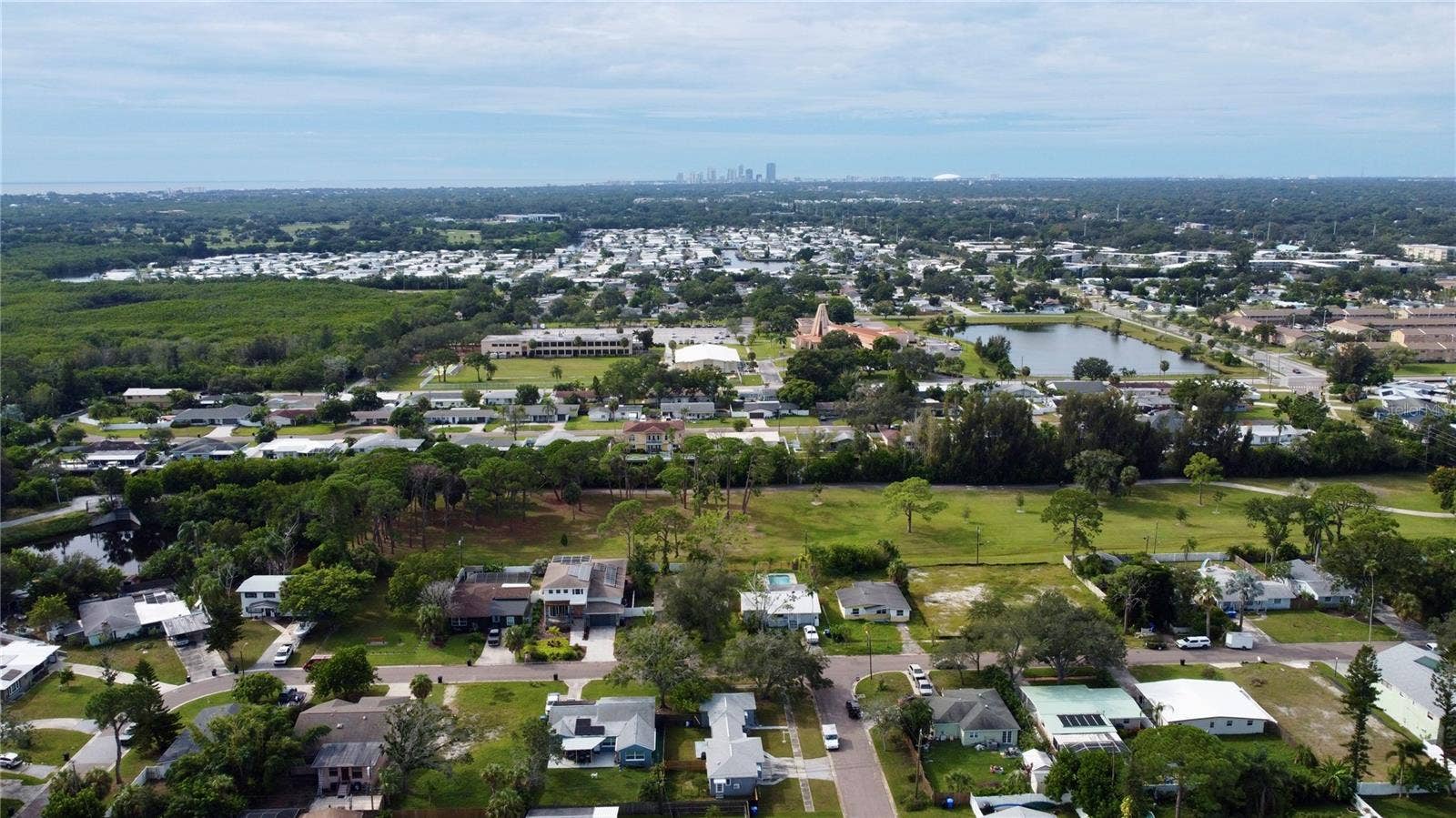 301 80TH AVENUE NE, St Petersburg, FL 33702