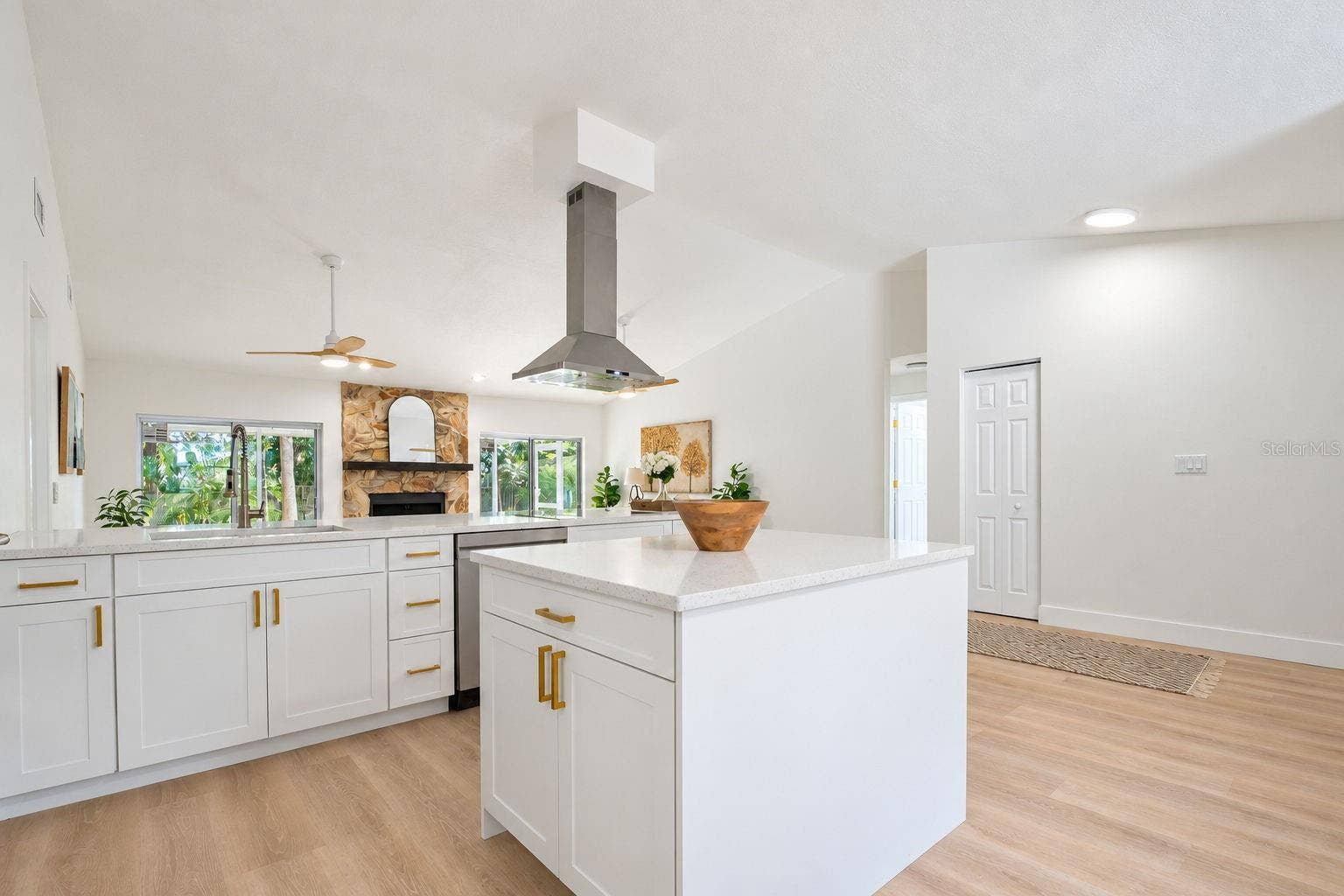 1785 ALBEMARLE ROAD, Clearwater, FL 33764 1785 ALBEMARLE ROAD, Clearwater, FL 33764