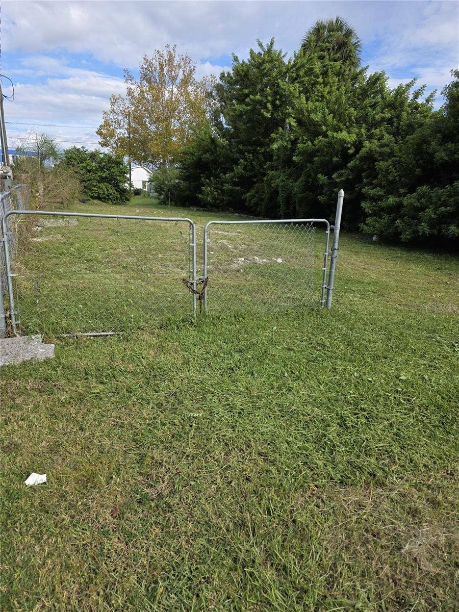 5620 VAN DOREN AVENUE, New Port Richey, FL 34652 5620 VAN DOREN AVENUE, New Port Richey, FL 34652