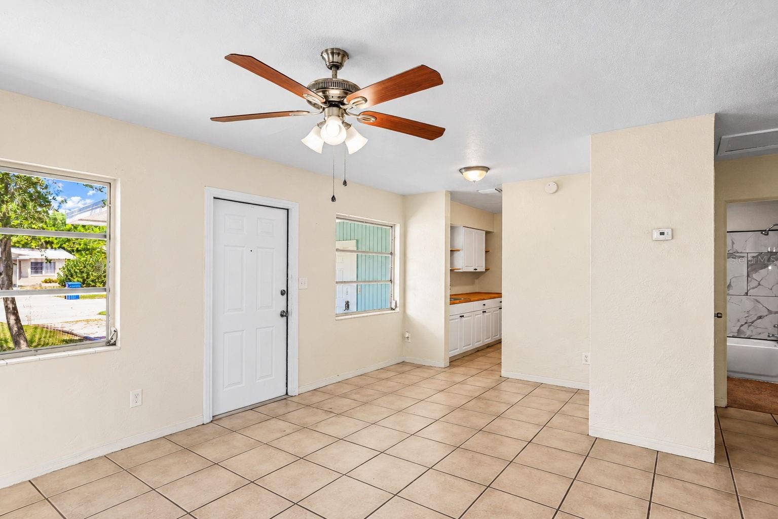 173 38TH AVENUE SE, St Petersburg, FL 33705 Unit 2 - Living Room
