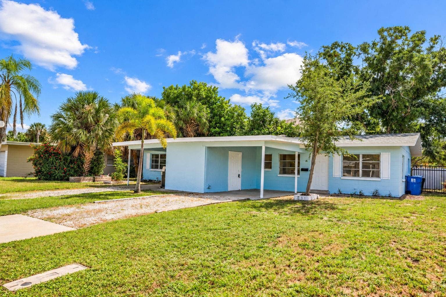 173 38TH AVENUE SE, St Petersburg, FL 33705 Unit 2- is on the right side-vacant