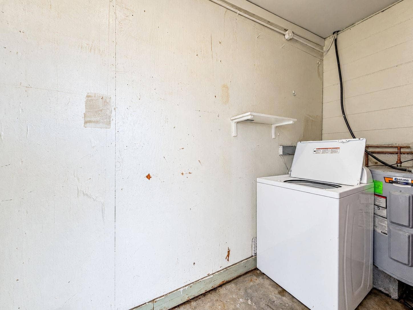 173 38TH AVENUE SE, St Petersburg, FL 33705 Unit 2 - Laundry Room w Washer/Dryer