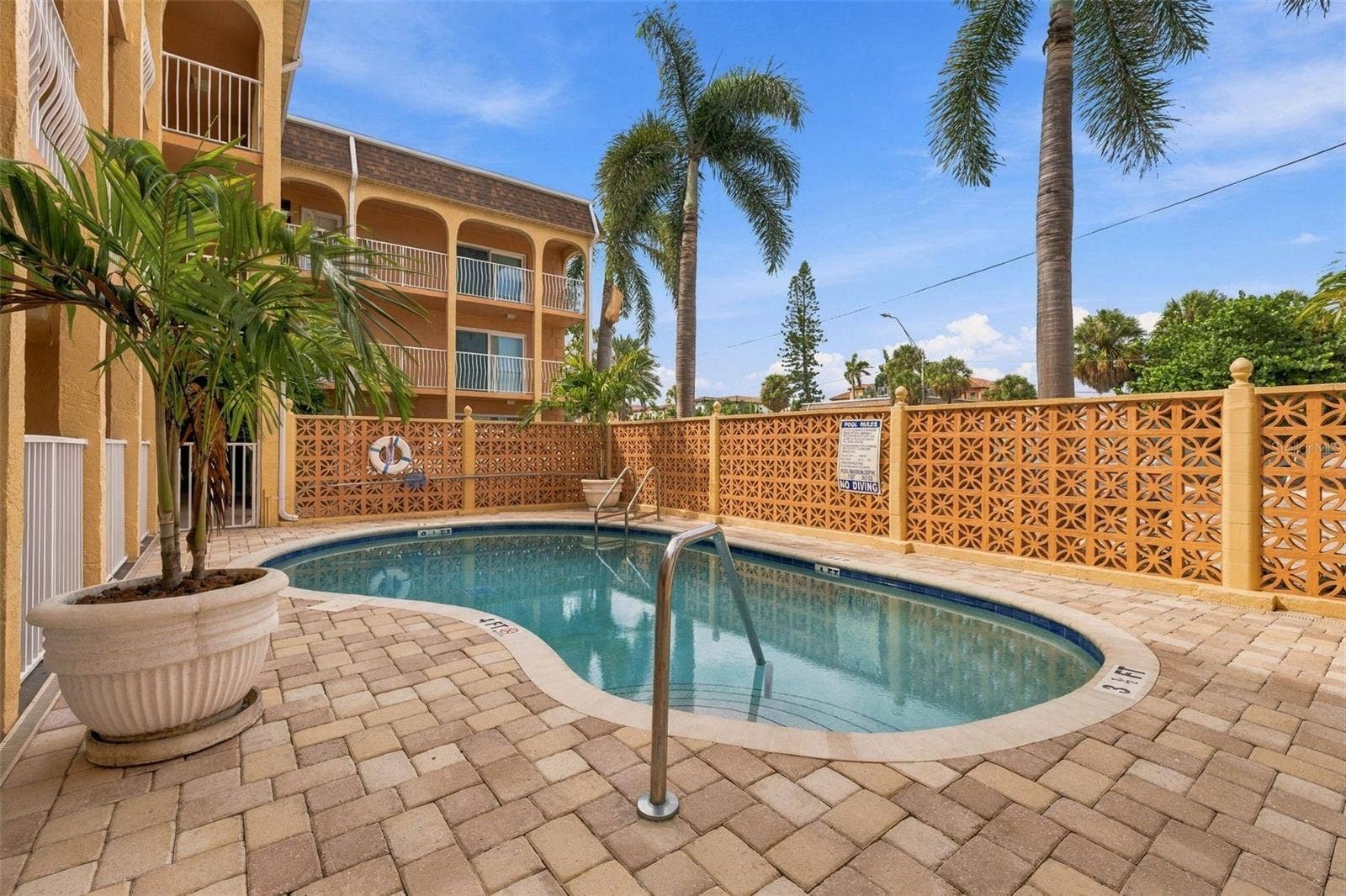 3575 GULF BOULEVARD, #105, St Pete Beach, FL 33706 3575 GULF BOULEVARD, #105, St Pete Beach, FL 33706
