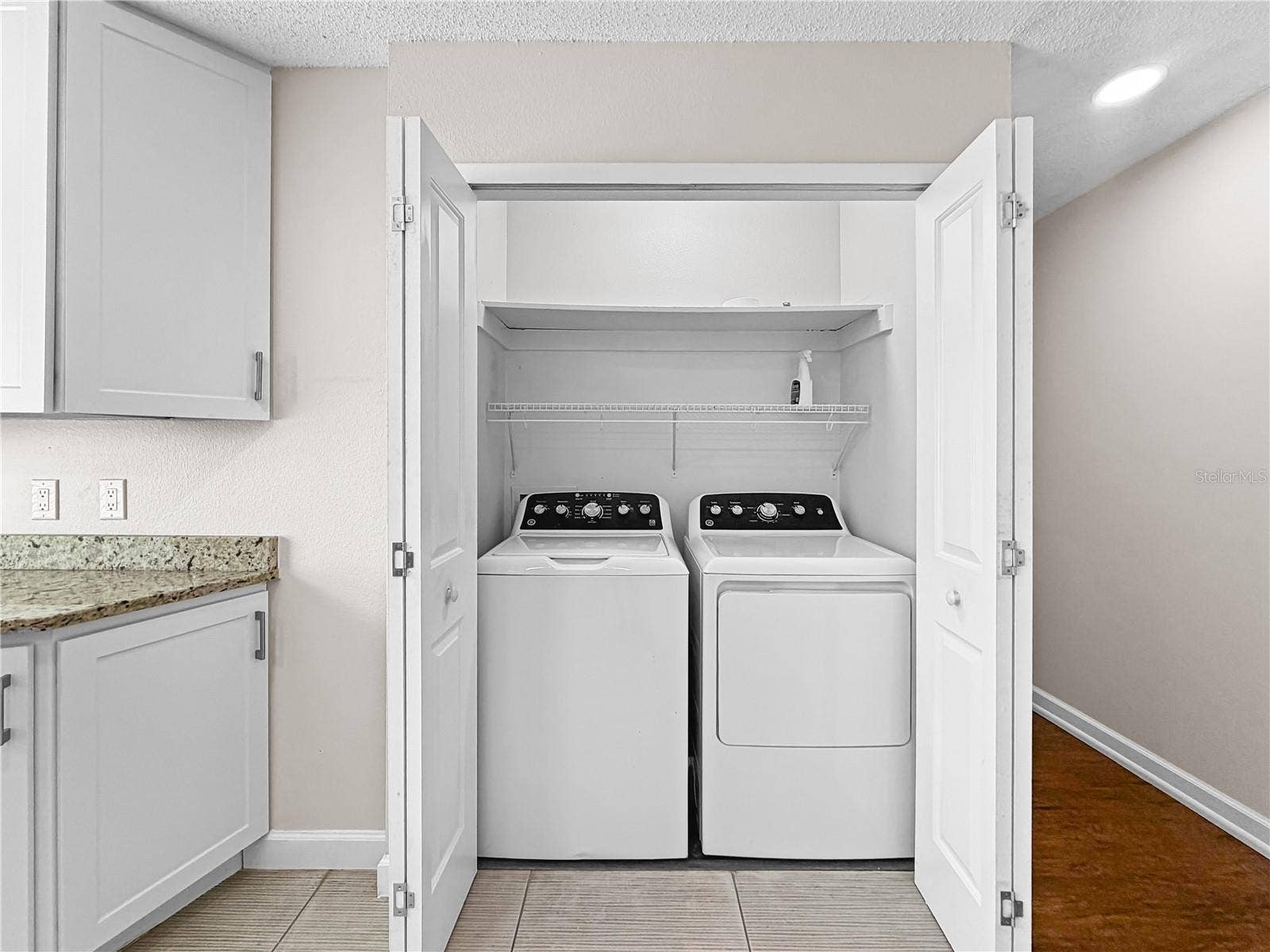 6819 S DESOTO STREET, Tampa, FL 33616 Washer/Dryer