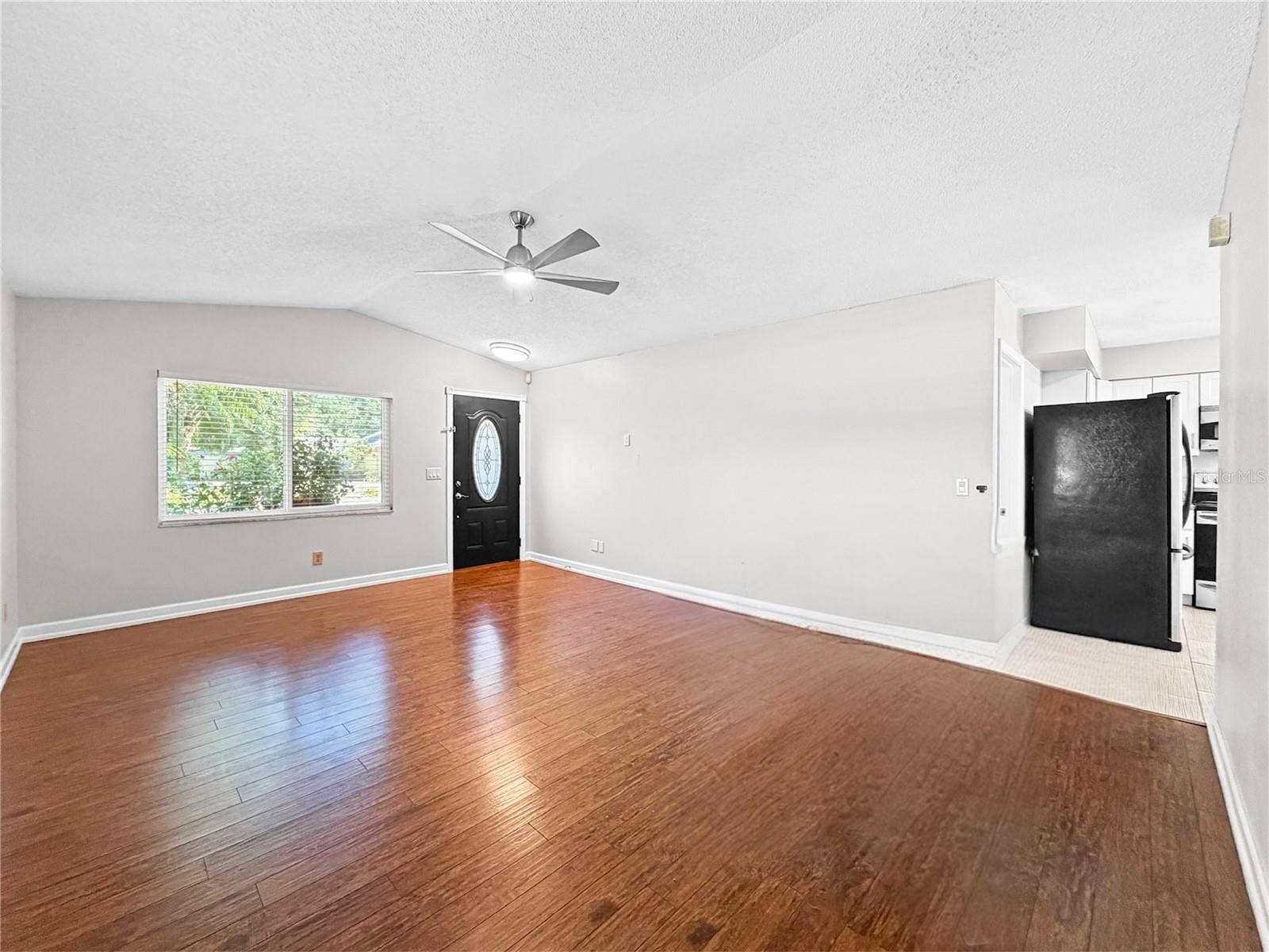 6819 S DESOTO STREET, Tampa, FL 33616 Living room
