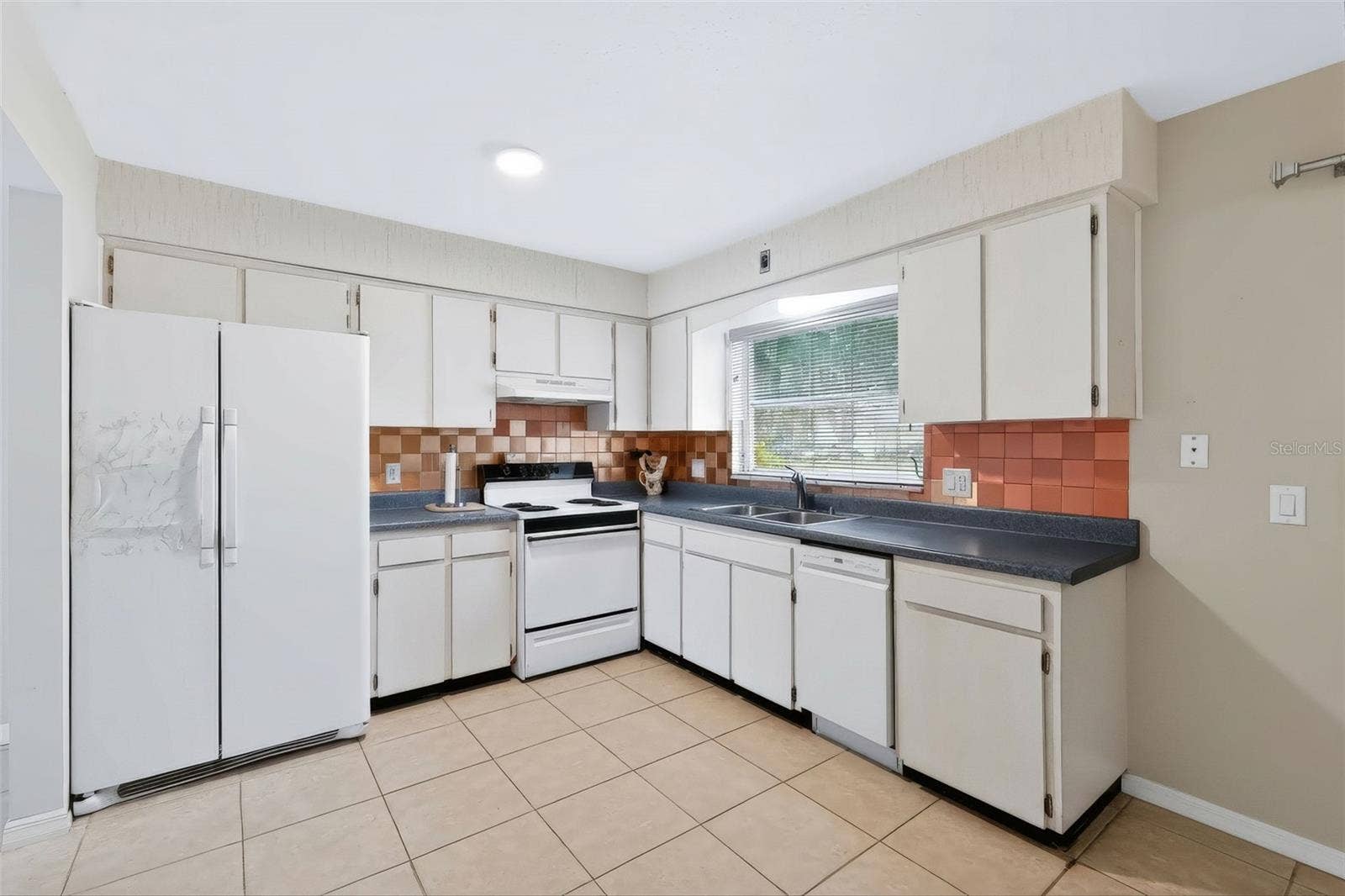 852 OXFORD COURT, Dunedin, FL 34698 Kitchen