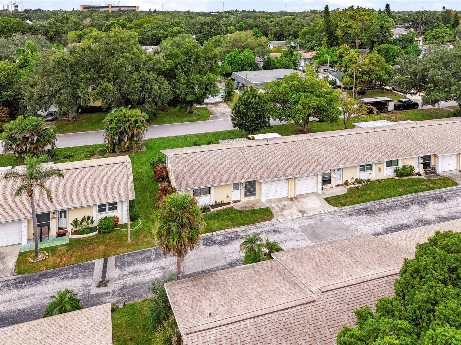 852 OXFORD COURT, Dunedin, FL 34698 852 OXFORD COURT, Dunedin, FL 34698