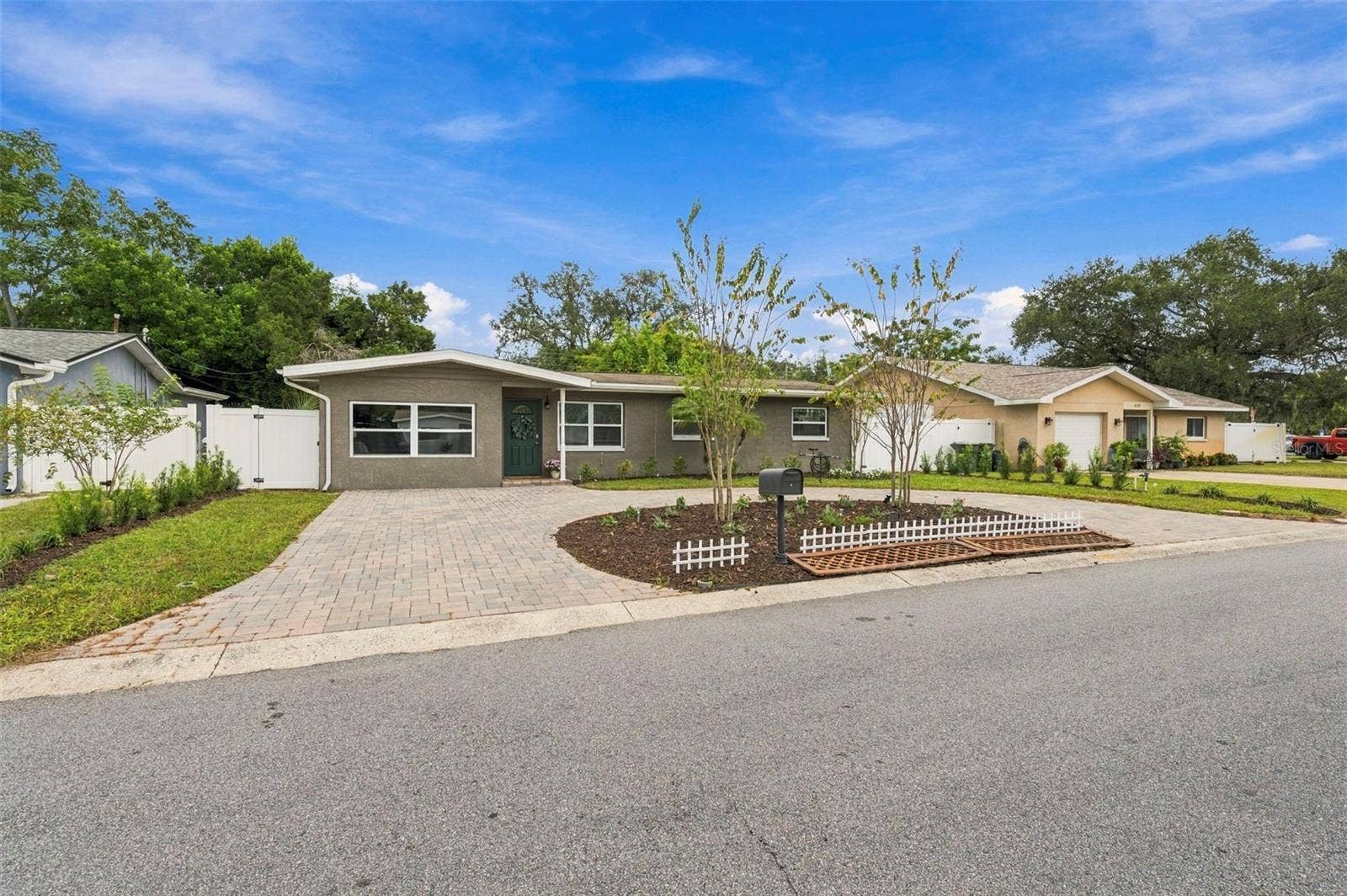 620 PALM PLACE, Safety Harbor, FL 34695