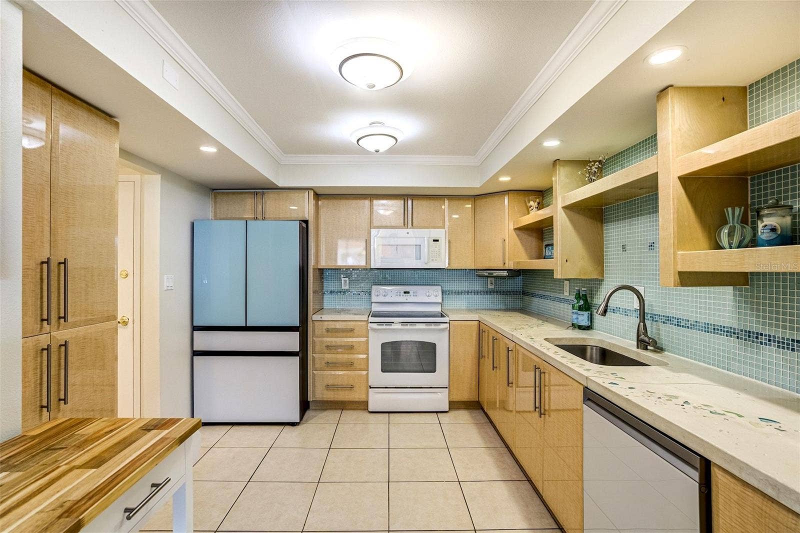 17920 GULF BOULEVARD, #102, Redington Shores, FL 33708 Kitchen