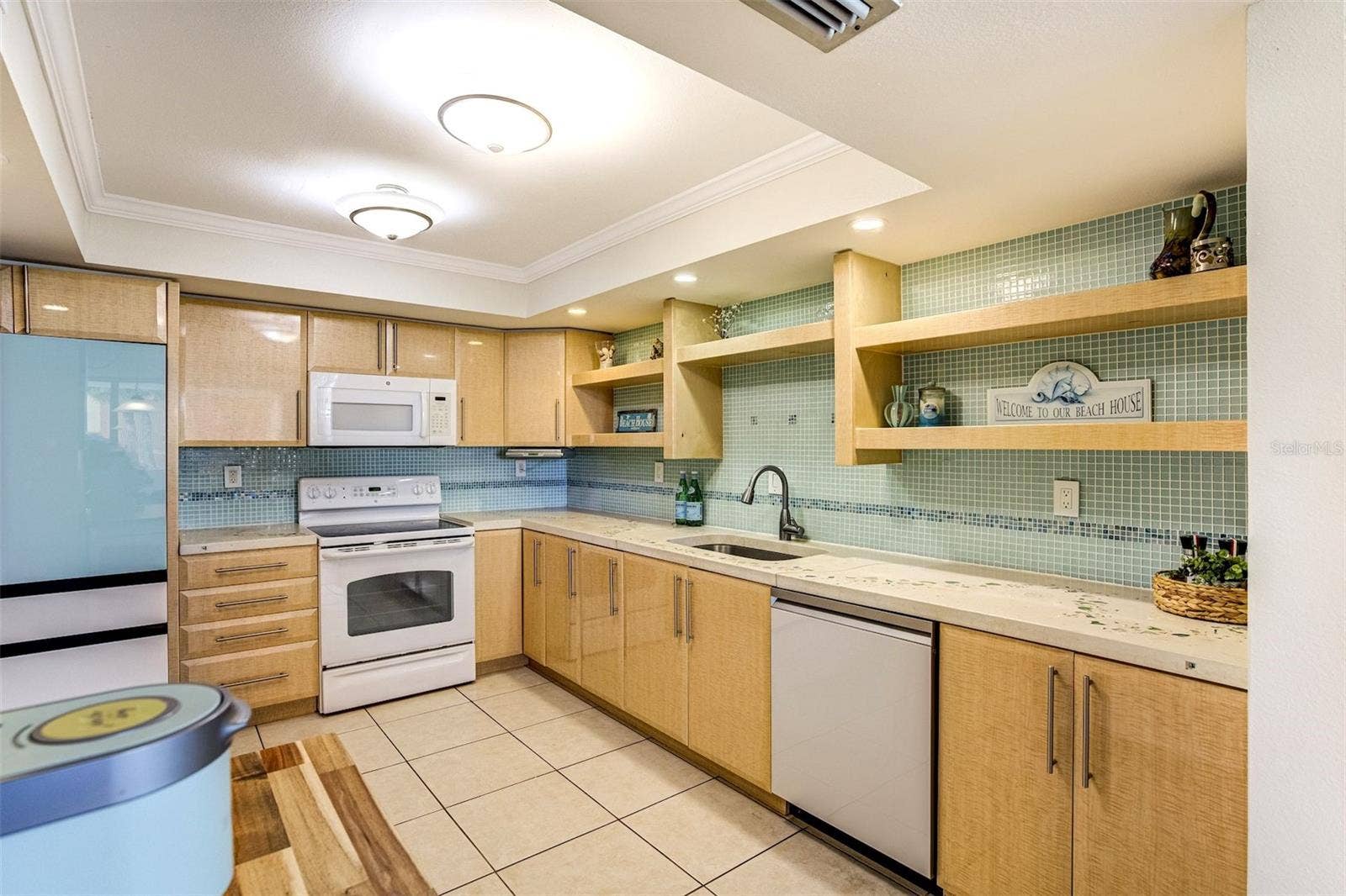 17920 GULF BOULEVARD, #102, Redington Shores, FL 33708 Kitchen