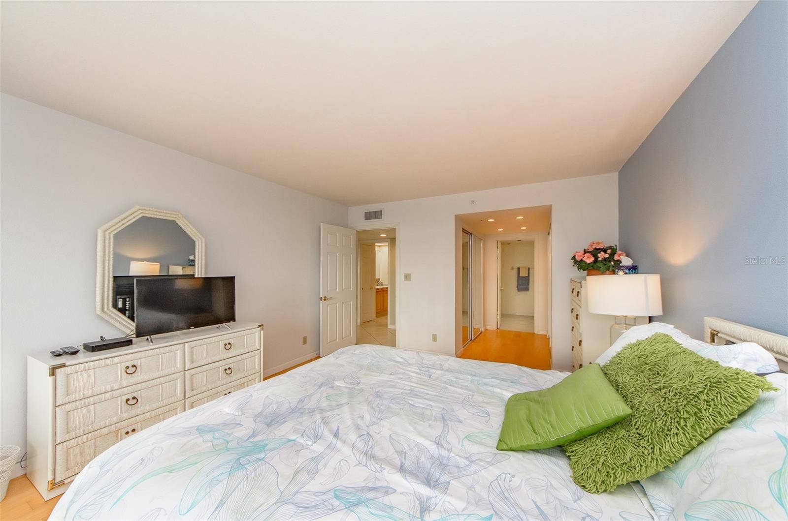 1480 GULF BOULEVARD, #105, Clearwater, FL 33767 1480 GULF BOULEVARD, #105, Clearwater, FL 33767