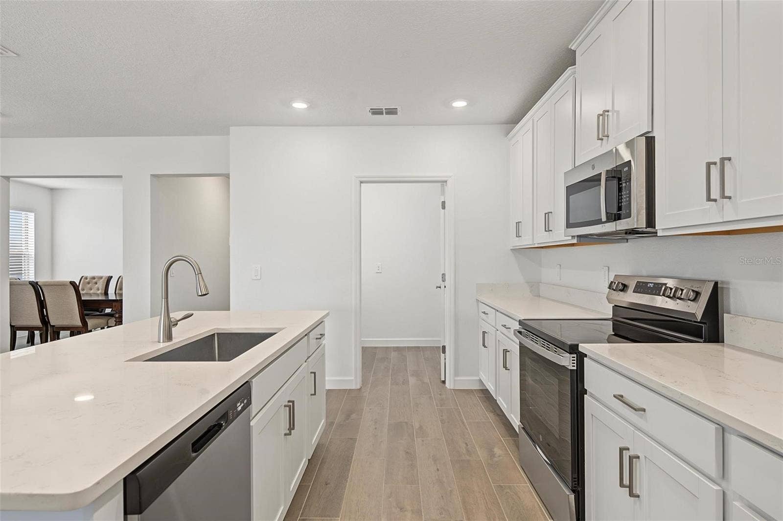 quartz countertops!