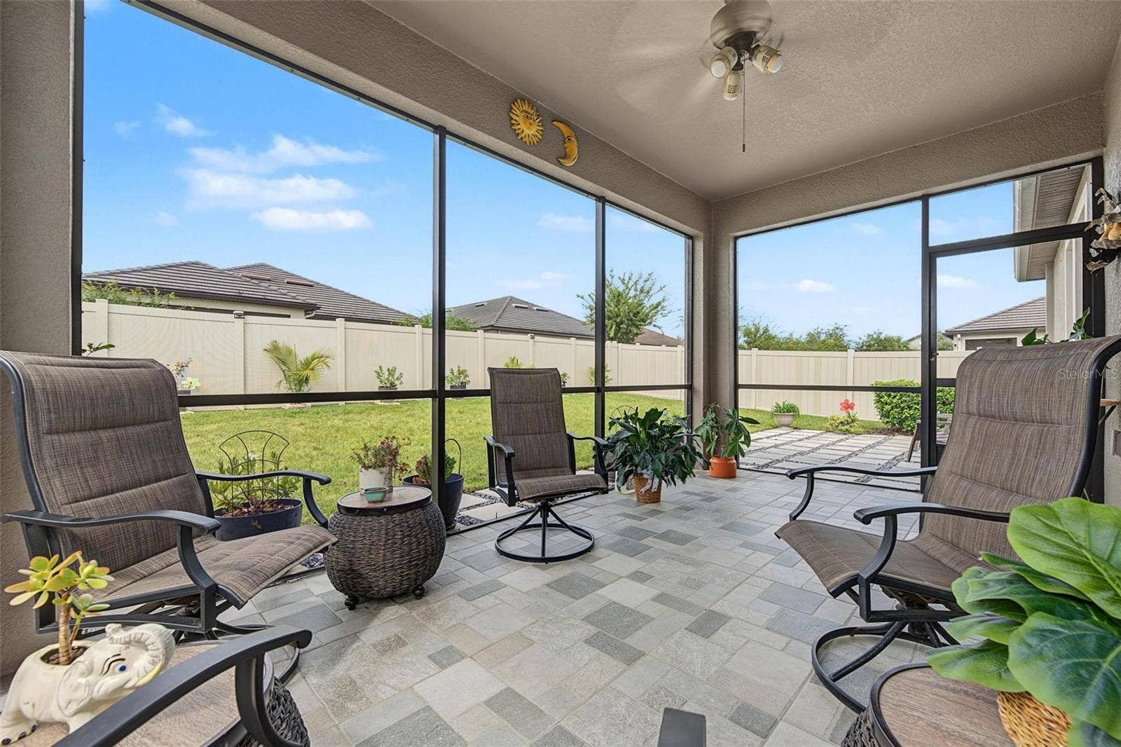 Huge lanai