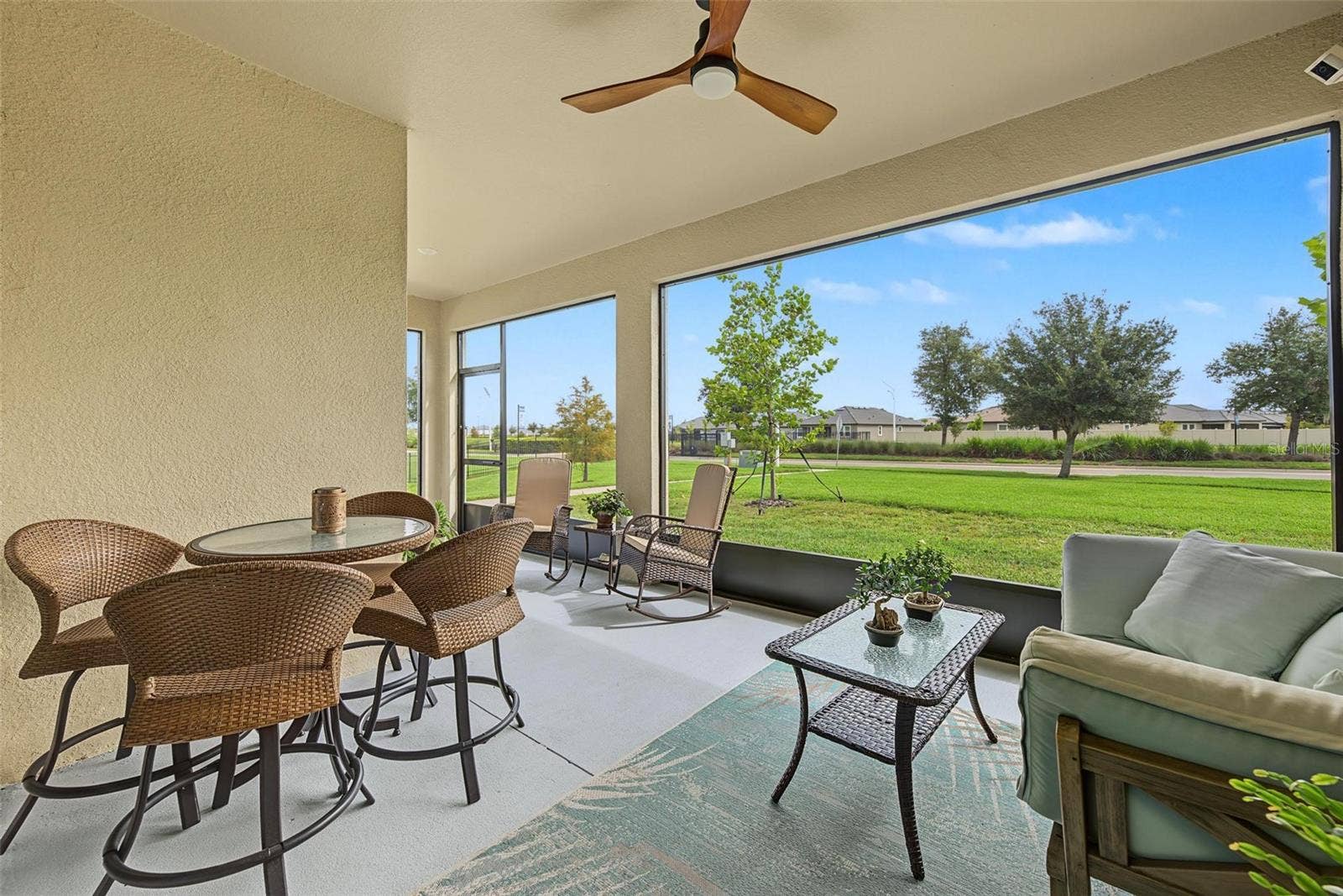 Large fully screened lanai