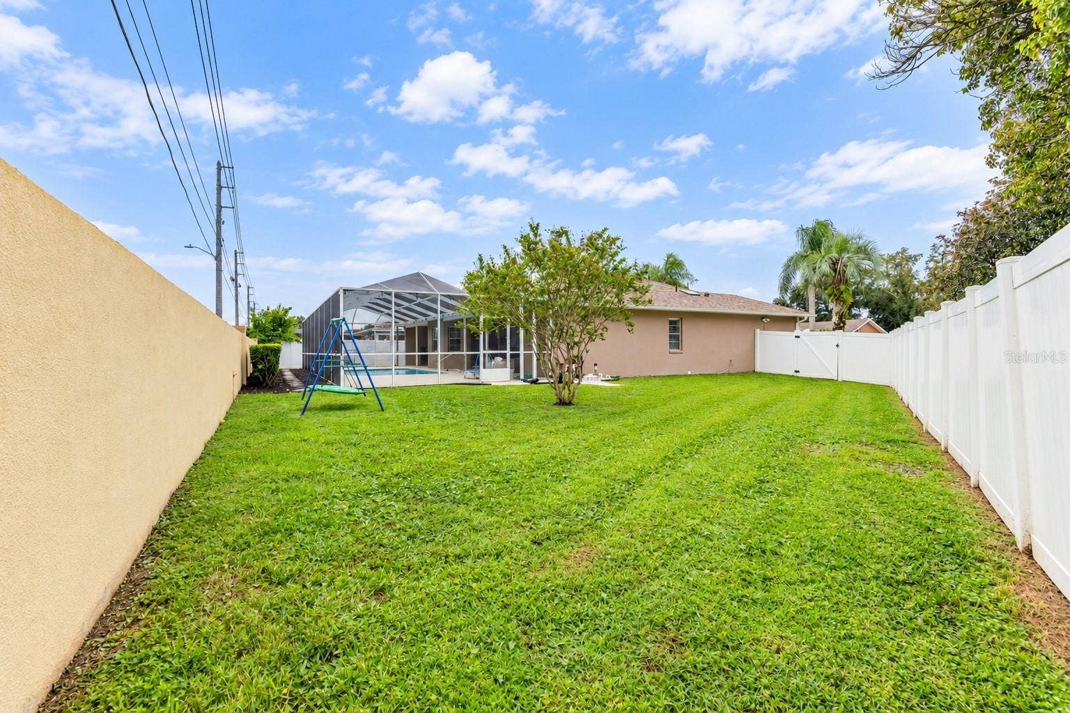 9713 LOMALINDA COURT, New Port Richey, FL 34655 Large side yard.