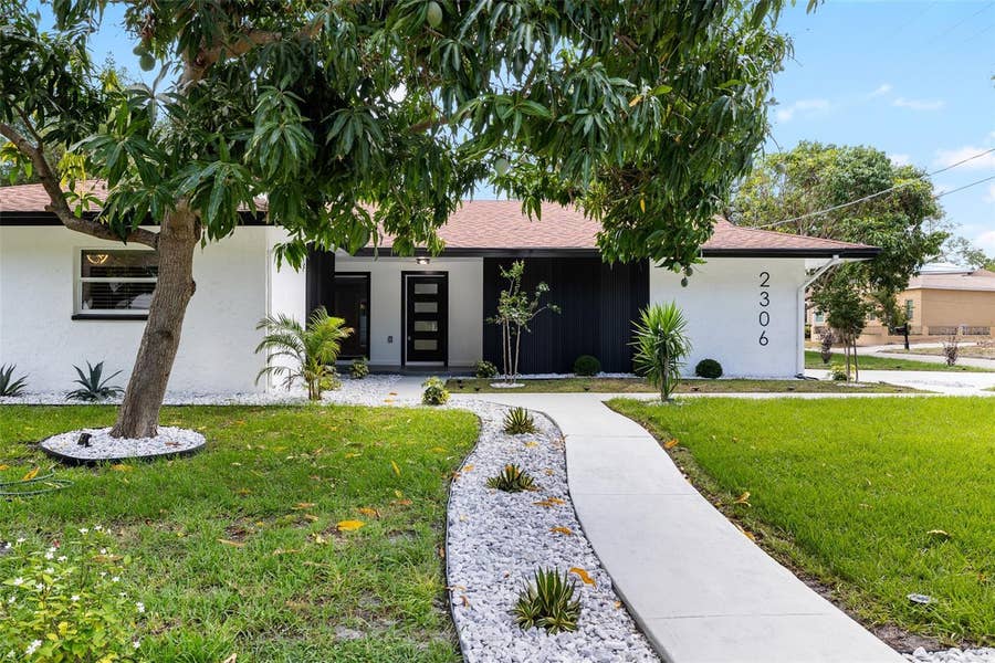 Property photo for 2306 S SAN JOSE CIRCLE, Tampa, FL