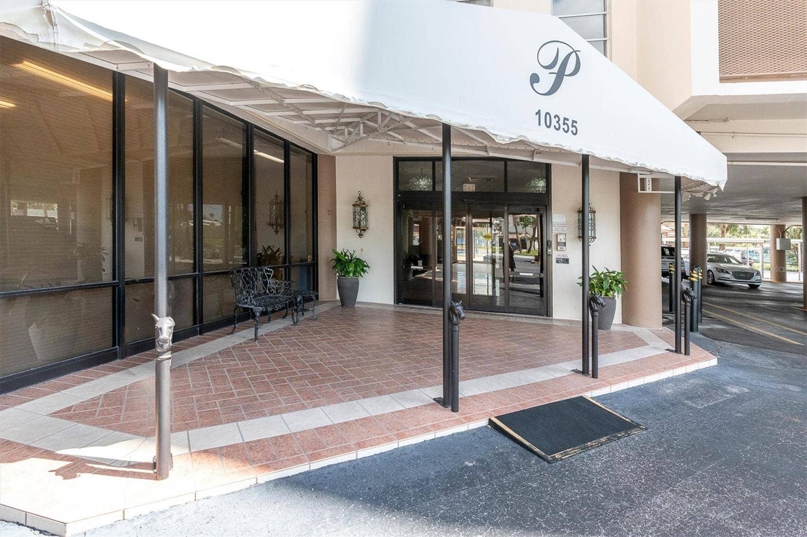 10355 PARADISE BOULEVARD, #208, Treasure Island, FL 33706