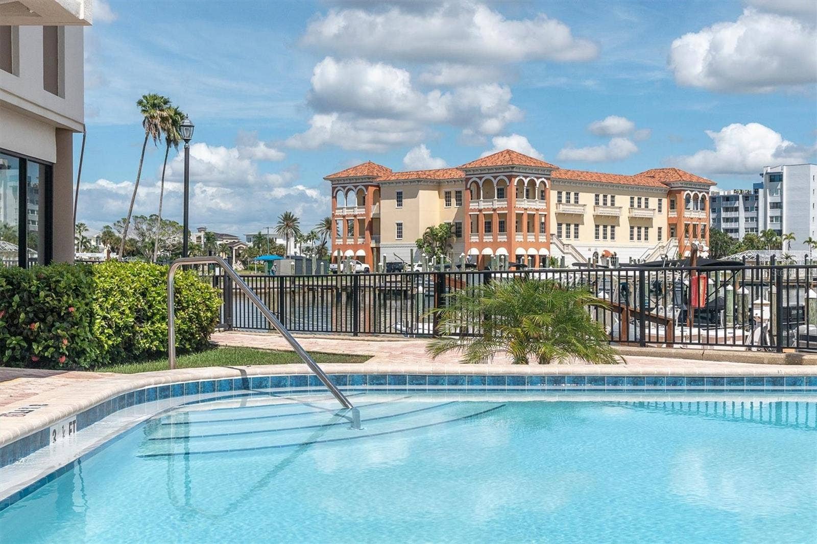 Newly renovated pool/tile