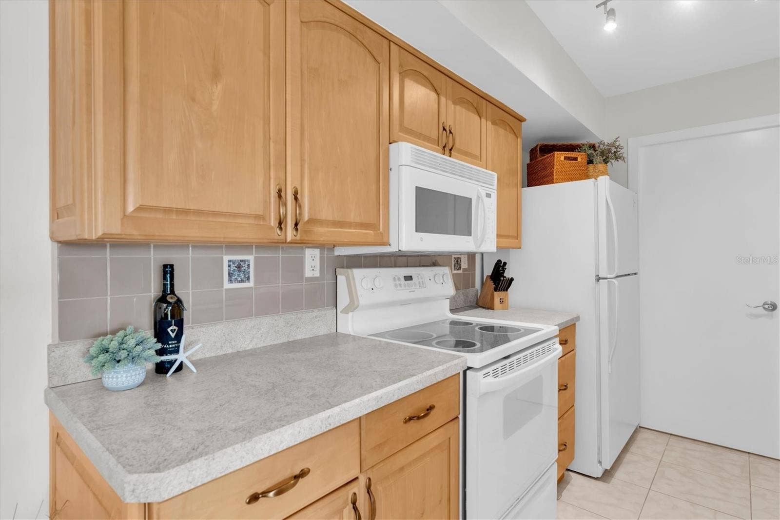 10355 PARADISE BOULEVARD, #208, Treasure Island, FL 33706