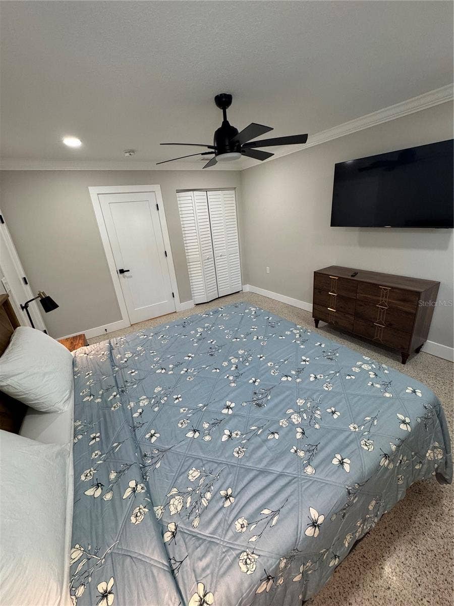 319 20TH AVENUE S, St Petersburg, FL 33705