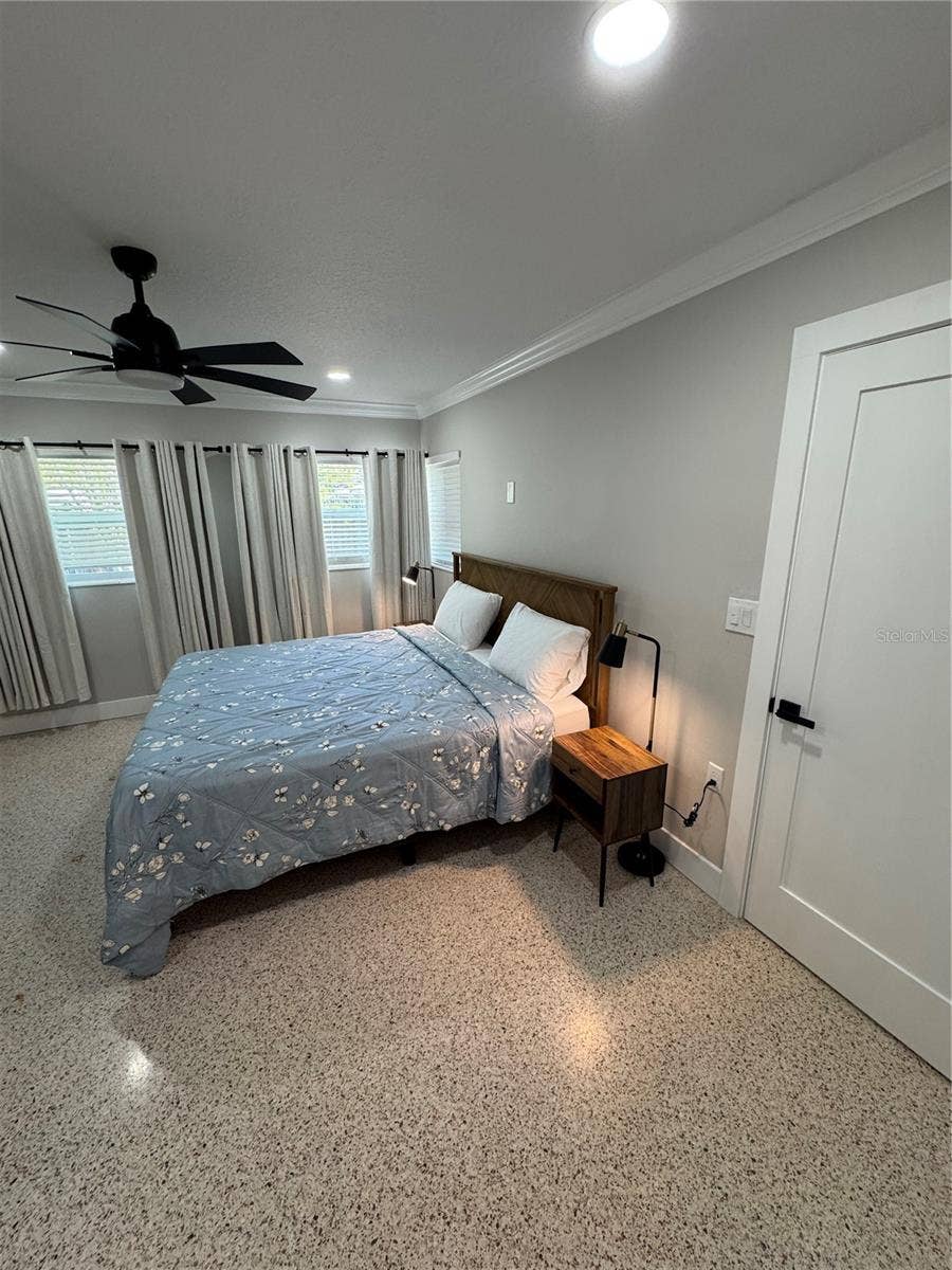319 20TH AVENUE S, St Petersburg, FL 33705