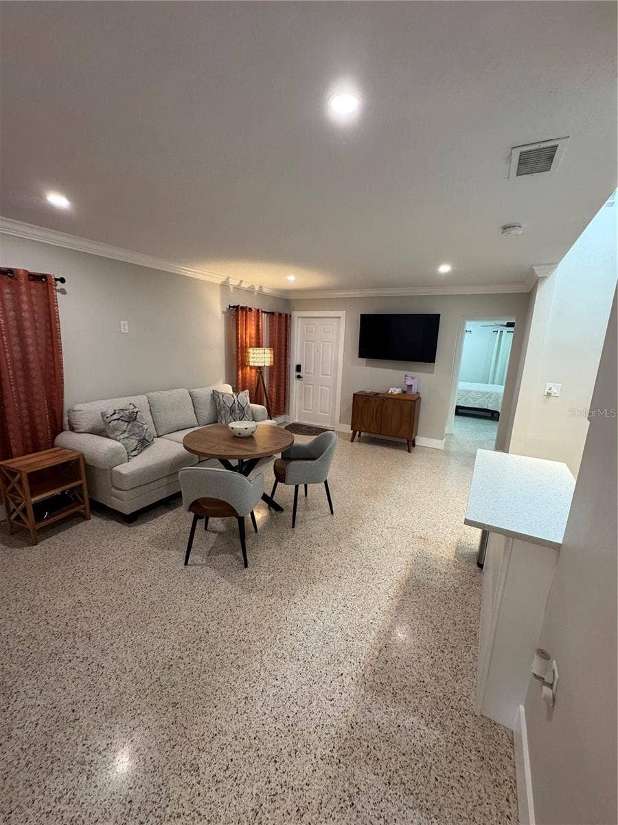 319 20TH AVENUE S, St Petersburg, FL 33705