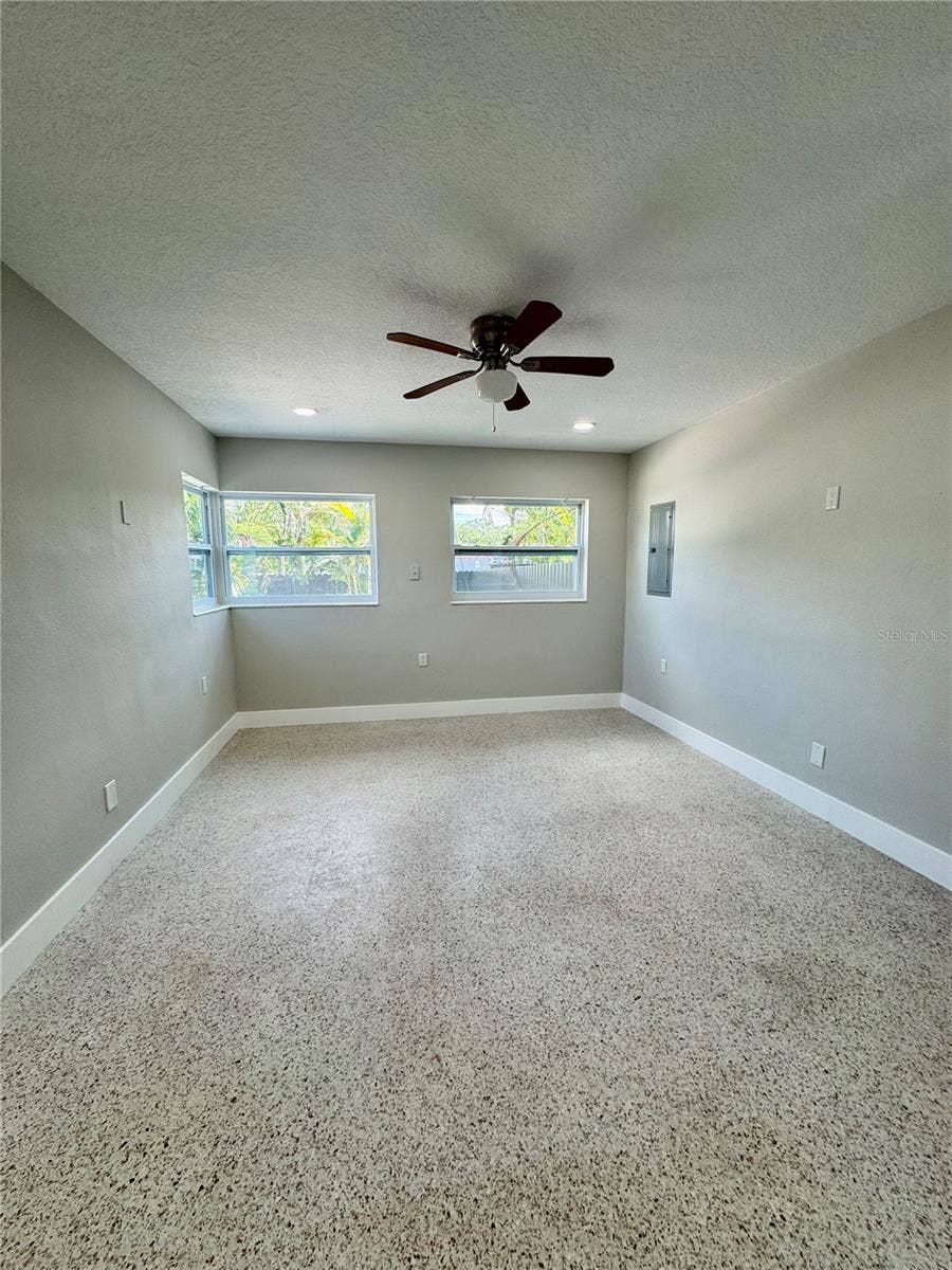 319 20TH AVENUE S, St Petersburg, FL 33705