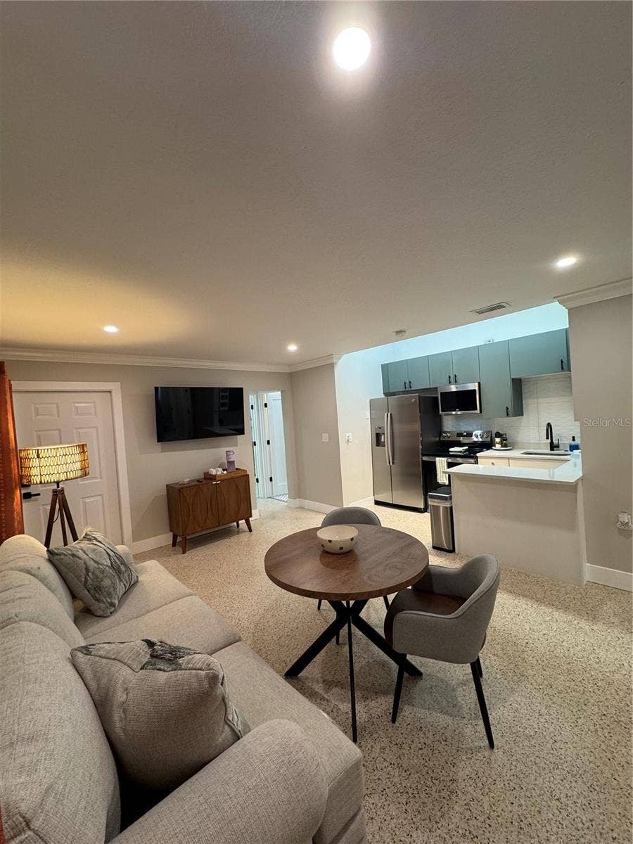 319 20TH AVENUE S, St Petersburg, FL 33705