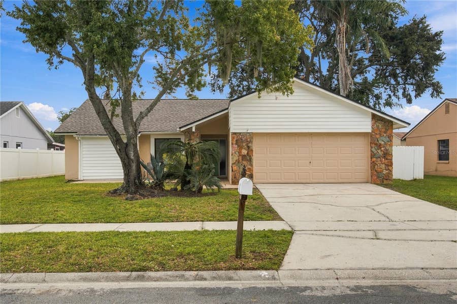 Property photo for 16115 PEBBLEBROOK DRIVE, Tampa, FL