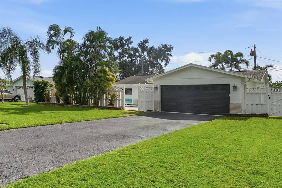 Property photo for 5860 BAYSHORE DRIVE, Seminole, FL
