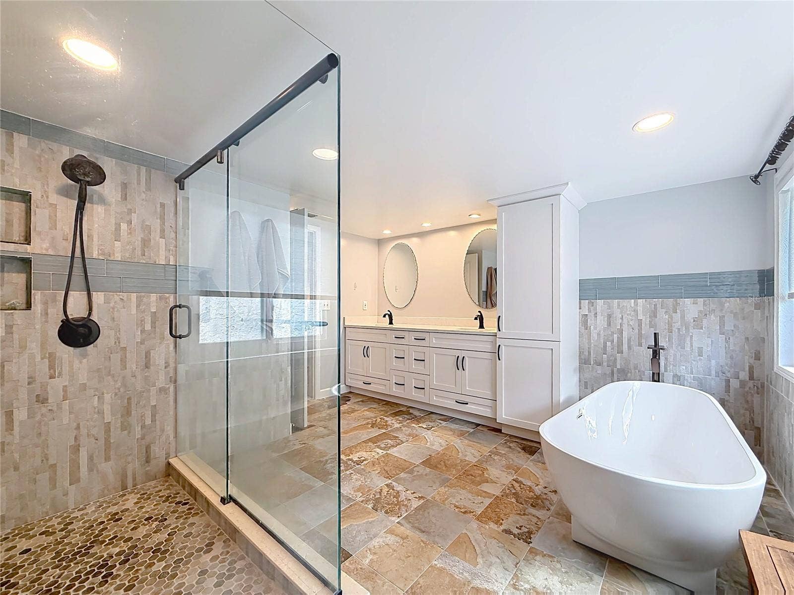 3314 ENTERPRISE ROAD E, Safety Harbor, FL 34695 Primary En Suite