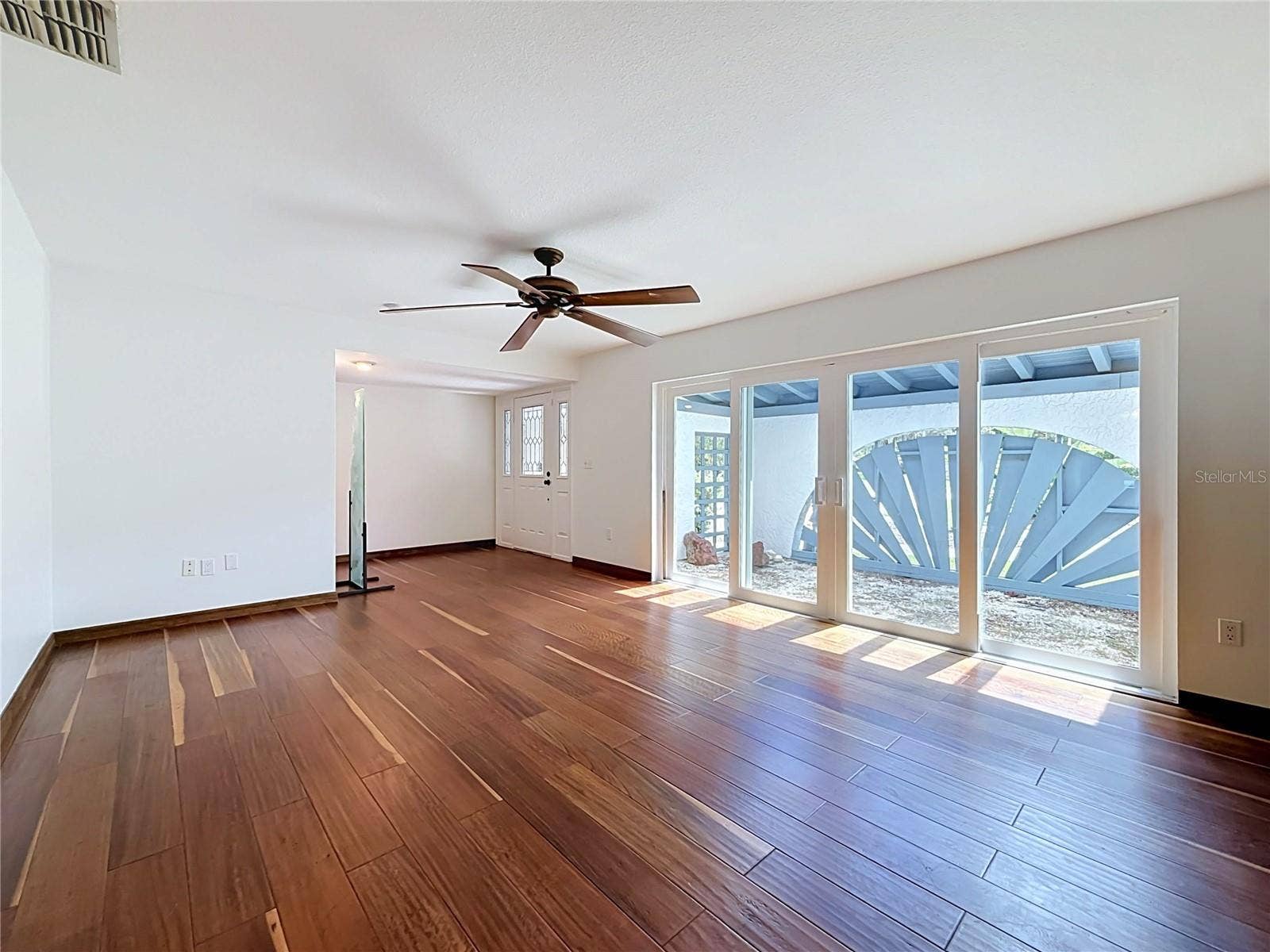3314 ENTERPRISE ROAD E, Safety Harbor, FL 34695 Living Room - Atrium