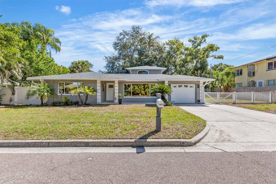 Property photo for 1411 SUNSET DRIVE, Clearwater, FL